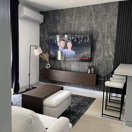 Luxury Suite Kingston Ngoại thất bức ảnh