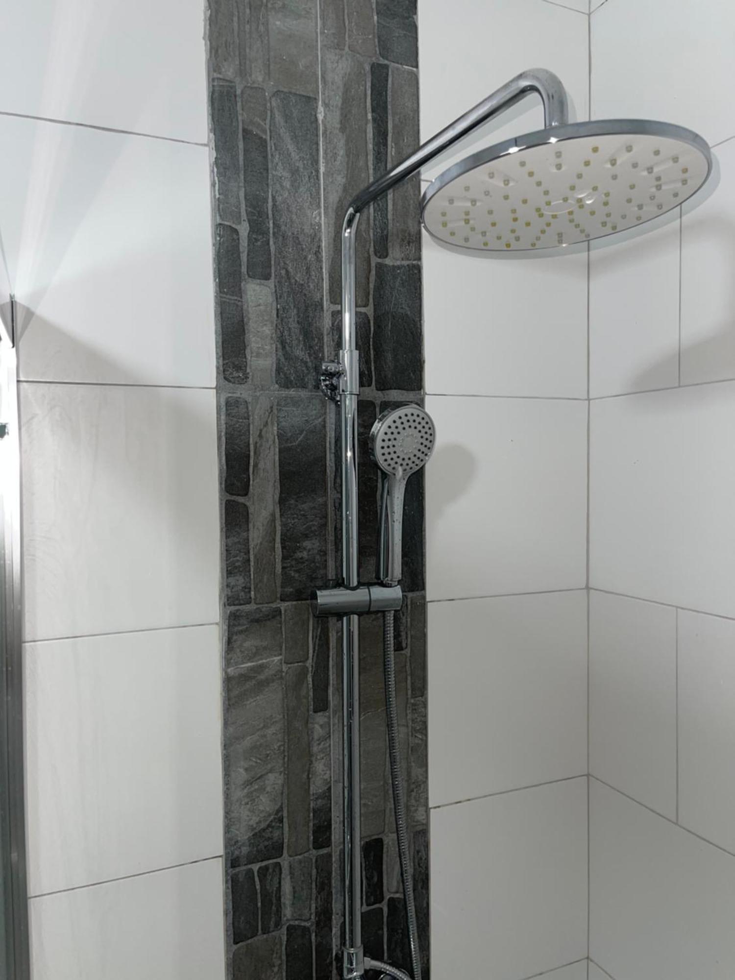 Luxury Suite Kingston Ngoại thất bức ảnh