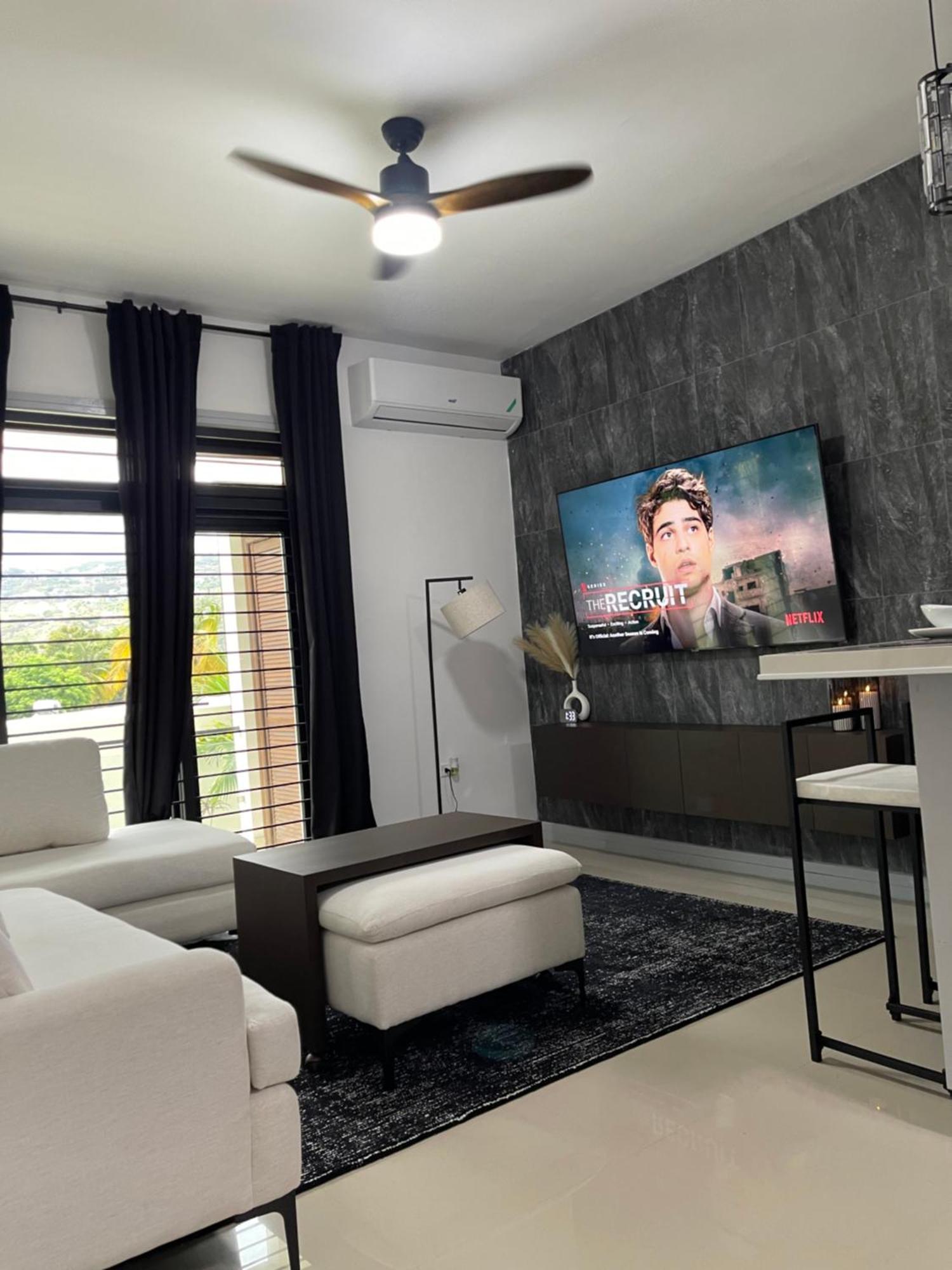 Luxury Suite Kingston Ngoại thất bức ảnh